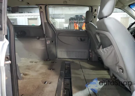 2005 Chrysler Town & Country Lx из США, поврежденный, VIN 2C4GP44R15R355167